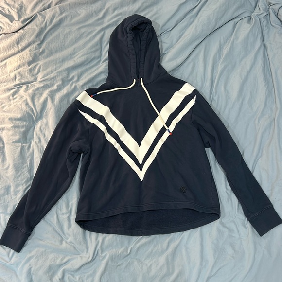 Tory Burch athletic set. Dark blue chevron set. Only worn once! - Picture 1 of 2